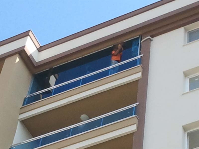 Karabağlar Cam Balkon
