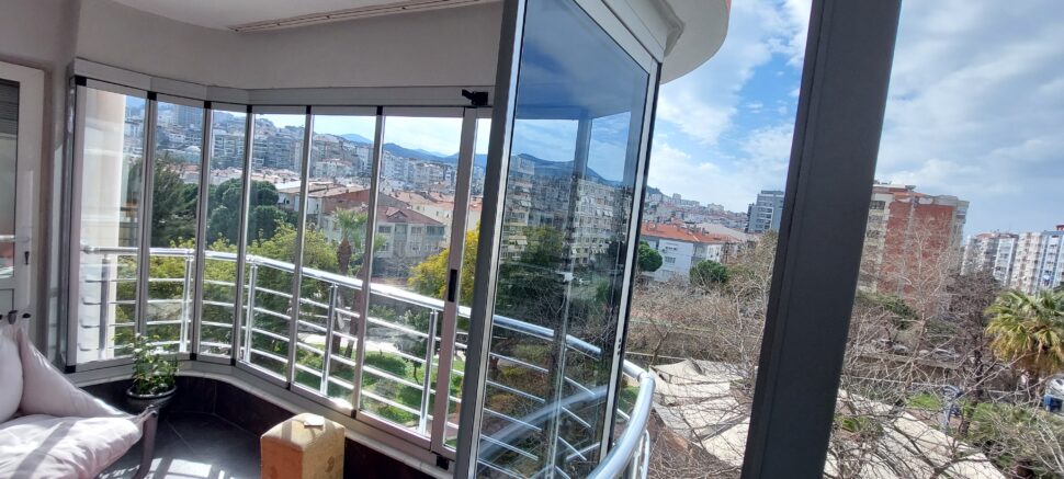 Menemen Cam Balkon